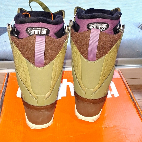 thirtytwo W's Zephyr Ft Snowboarding Boots - Picture 3 of 9